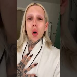 Jeffree Star crying for his Dog Daddy and asking for prayers